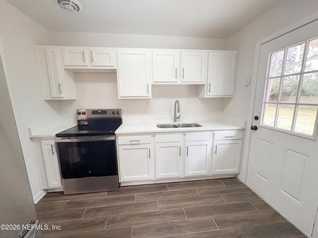 2225 GREEN OAK Drive, Jacksonville, FL 32211