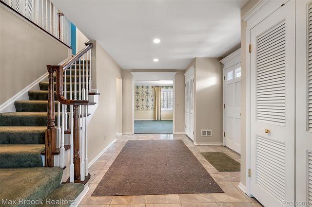 1309 Sandringham Way, Bloomfield Charter Township, MI 48301