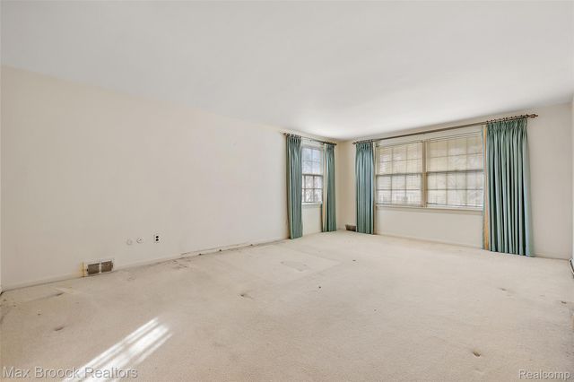 1309 Sandringham Way, Bloomfield Charter Township, MI 48301