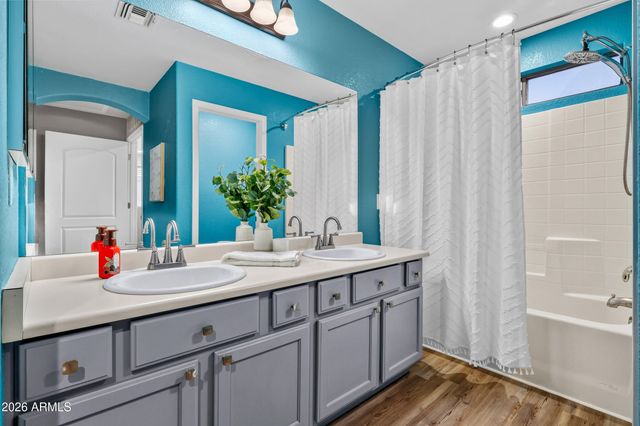 40106 N CALABRIA Street, San Tan Valley, AZ 85140