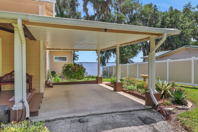 517 S PROSPECT Street, Crescent City, FL 32112