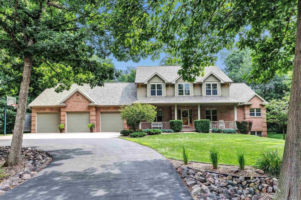 4408 FOREST RIDGE DRIVE, Suamico, WI 54313