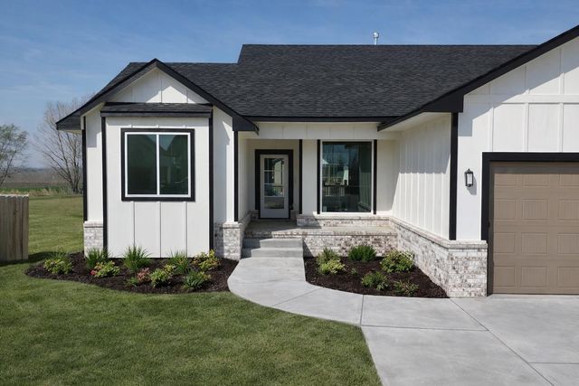 5877 N St. Paul Ct., Wichita, KS 67204