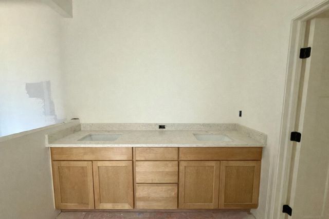 5877 N St. Paul Ct., Wichita, KS 67204