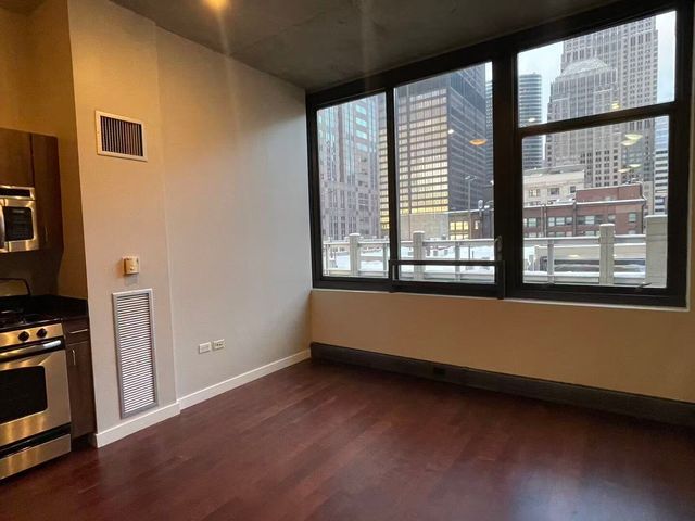 235 W Van Buren Street 1620, Chicago, IL 60607