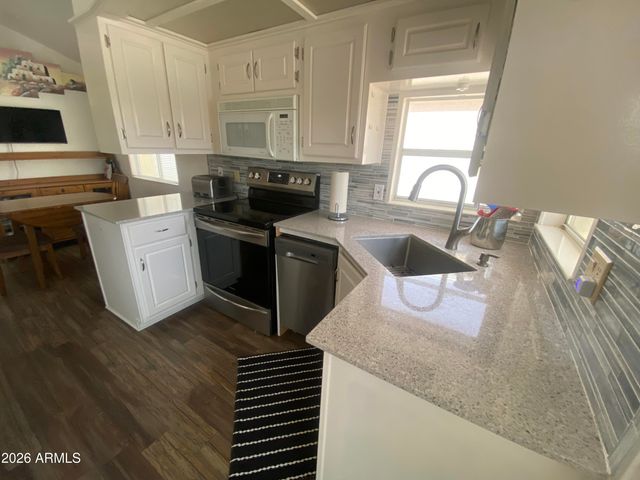 2082 W KLAMATH Avenue, Apache Junction, AZ 85119