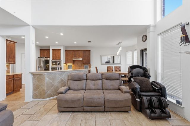 2808 N Camino Lagos, Grand Prairie, TX 75054
