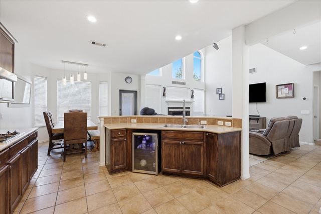 2808 N Camino Lagos, Grand Prairie, TX 75054