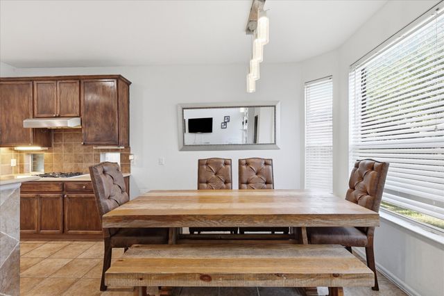 2808 N Camino Lagos, Grand Prairie, TX 75054