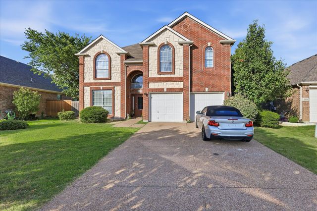2808 N Camino Lagos, Grand Prairie, TX 75054