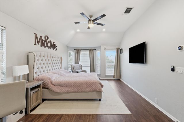 2808 N Camino Lagos, Grand Prairie, TX 75054