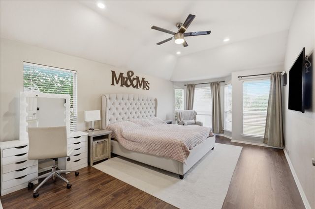 2808 N Camino Lagos, Grand Prairie, TX 75054