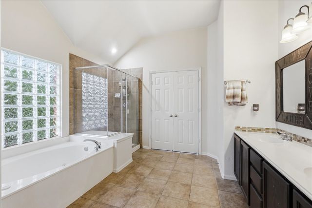 2808 N Camino Lagos, Grand Prairie, TX 75054