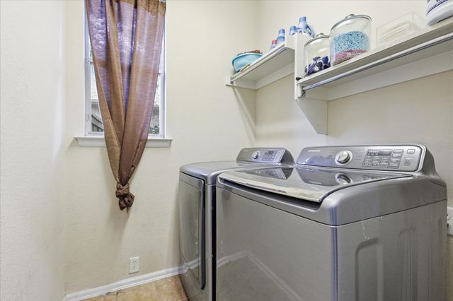 2808 N Camino Lagos, Grand Prairie, TX 75054