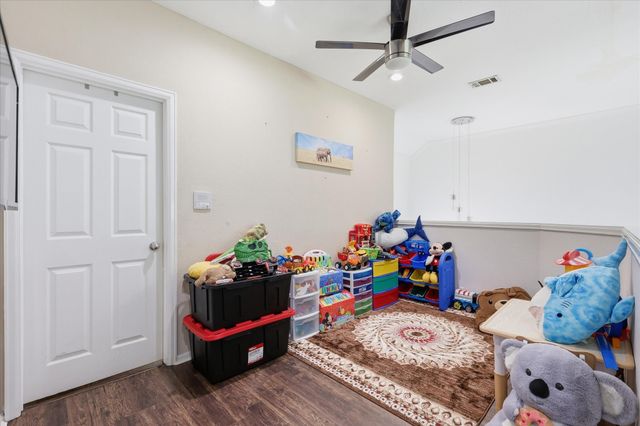 2808 N Camino Lagos, Grand Prairie, TX 75054