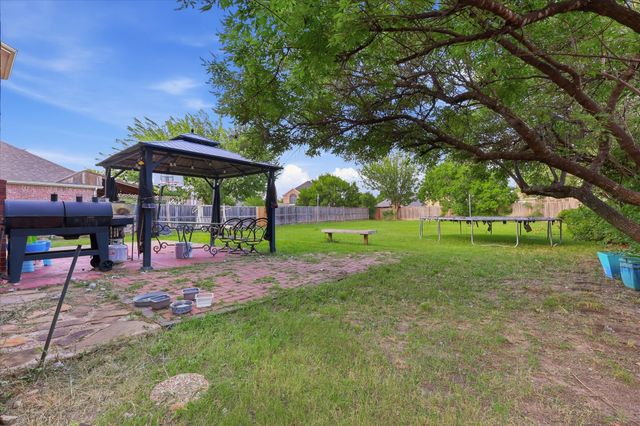 2808 N Camino Lagos, Grand Prairie, TX 75054
