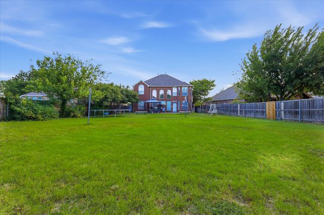2808 N Camino Lagos, Grand Prairie, TX 75054