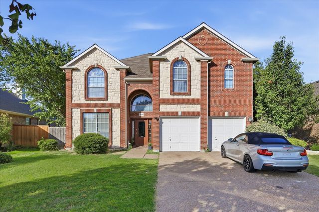 2808 N Camino Lagos, Grand Prairie, TX 75054
