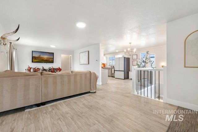 2243 E 4000 N, Filer, ID 83328