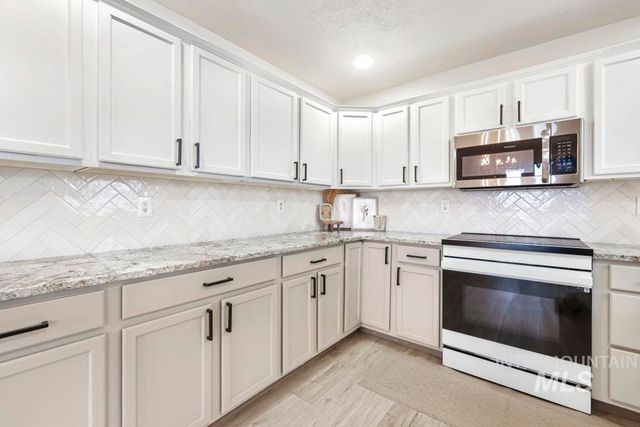 2243 E 4000 N, Filer, ID 83328