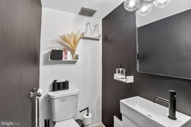 8110 SHERIFF RD, Landover, MD 20785