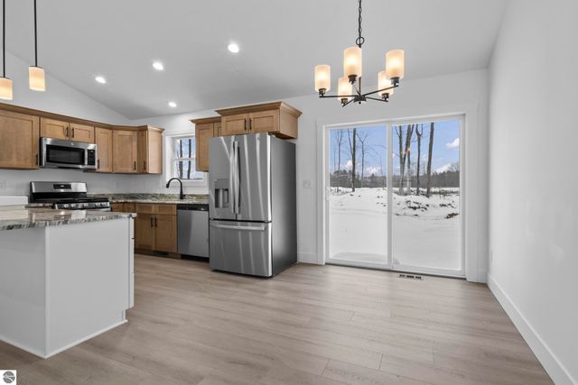 2139 Cottonwood Avenue, Grawn, MI 49637