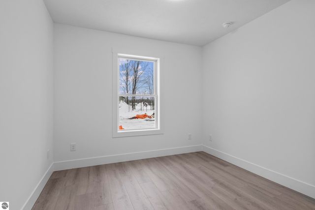 2139 Cottonwood Avenue, Grawn, MI 49637