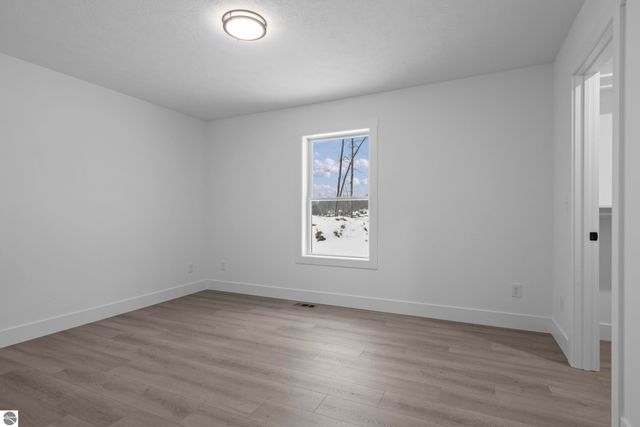 2139 Cottonwood Avenue, Grawn, MI 49637