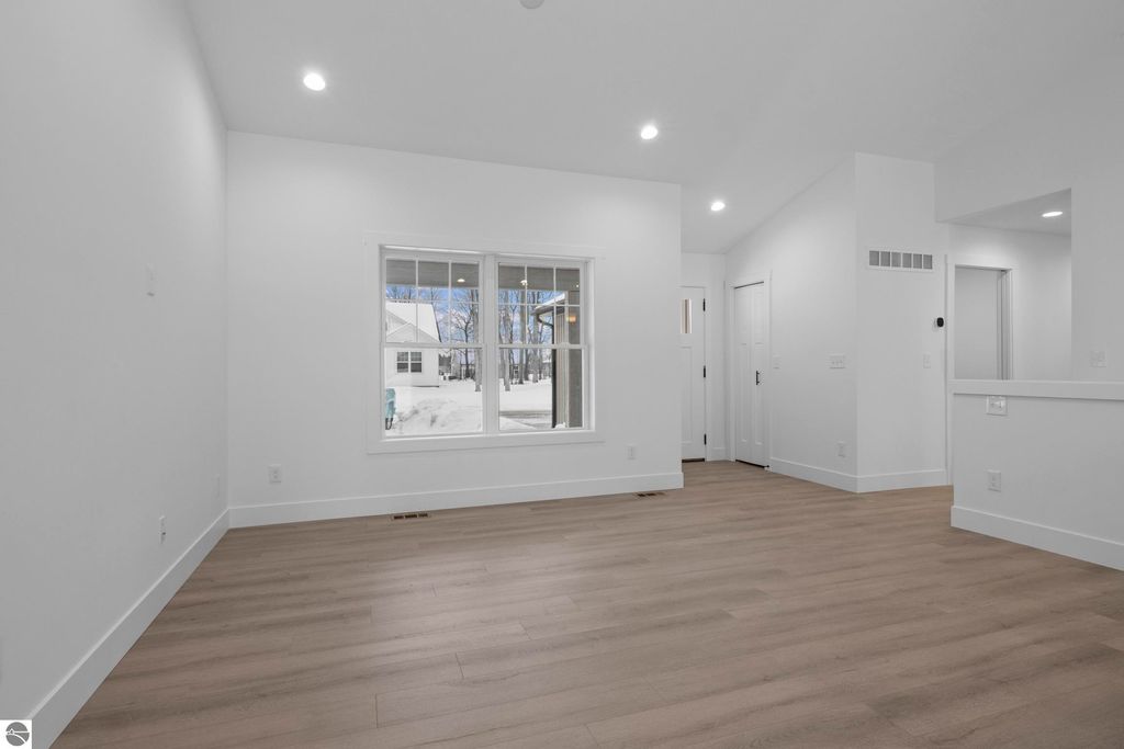 Image 10 of property listing at 2139 Cottonwood Avenue, Grawn, MI 49637