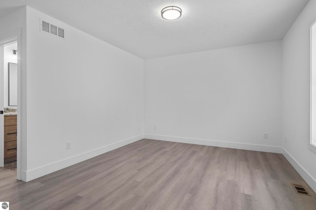 Image 24 of property listing at 2139 Cottonwood Avenue, Grawn, MI 49637