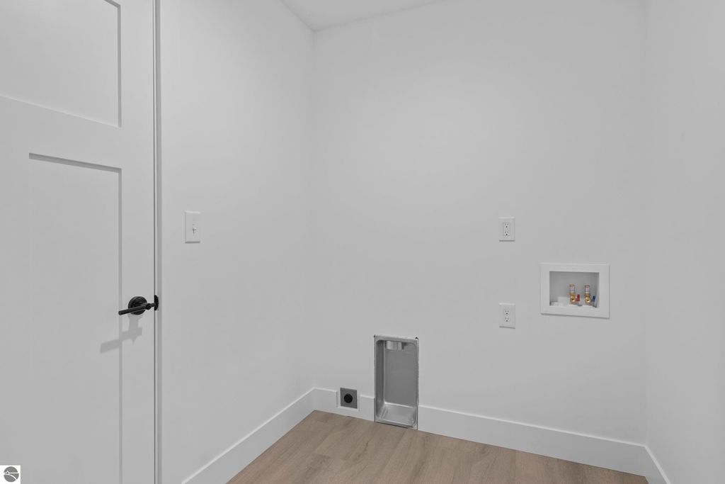 Image 28 of property listing at 2139 Cottonwood Avenue, Grawn, MI 49637