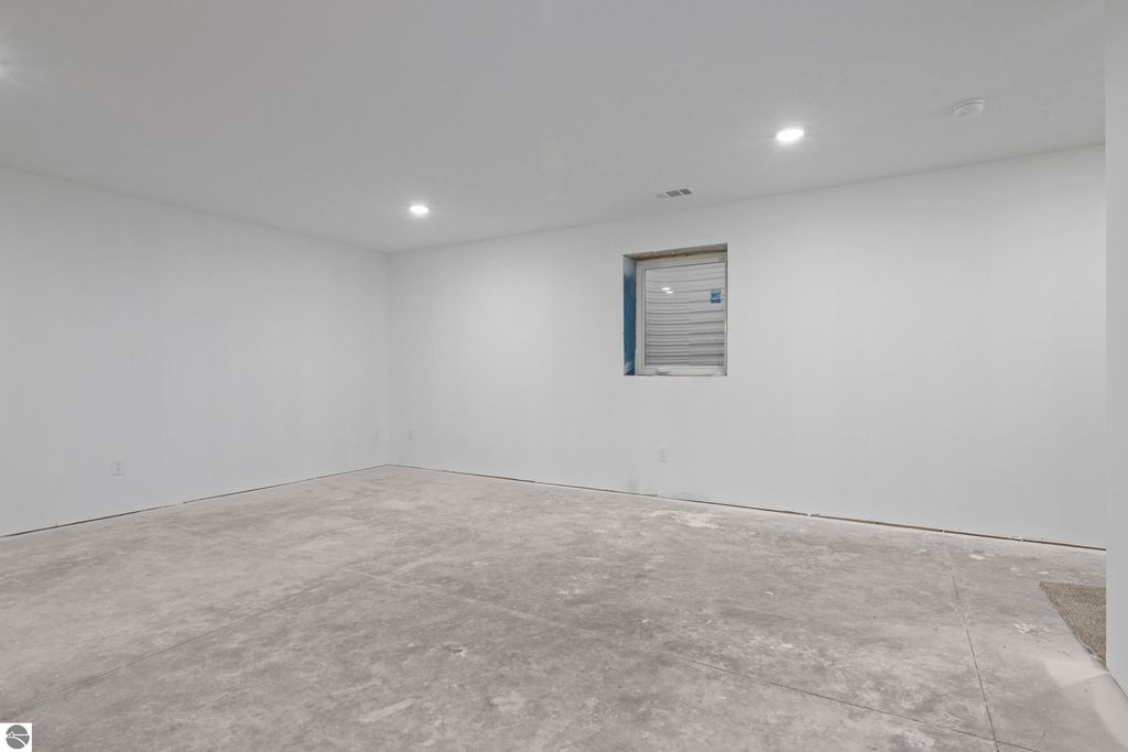 Image 33 of property listing at 2139 Cottonwood Avenue, Grawn, MI 49637