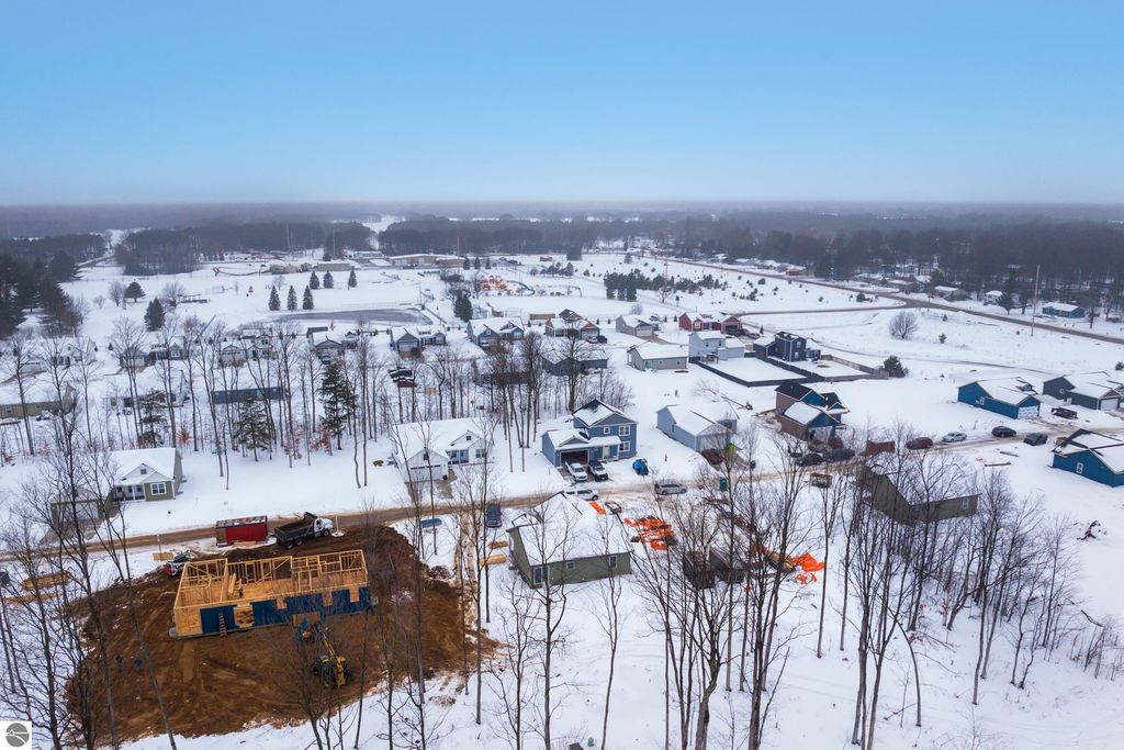 Image 38 of property listing at 2139 Cottonwood Avenue, Grawn, MI 49637