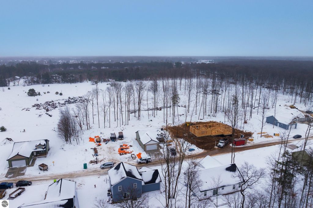 Image 39 of property listing at 2139 Cottonwood Avenue, Grawn, MI 49637