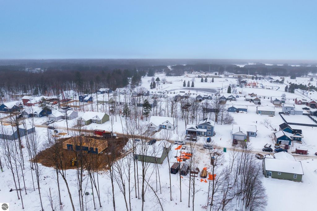 Image 41 of property listing at 2139 Cottonwood Avenue, Grawn, MI 49637