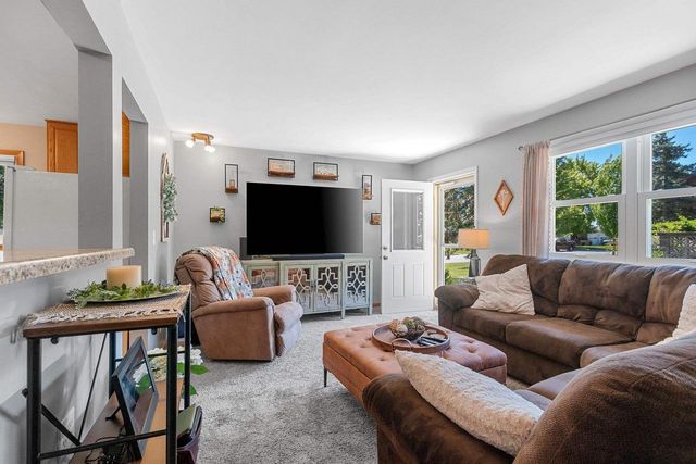 118 N 8TH AVENUE, Winneconne, WI 54986