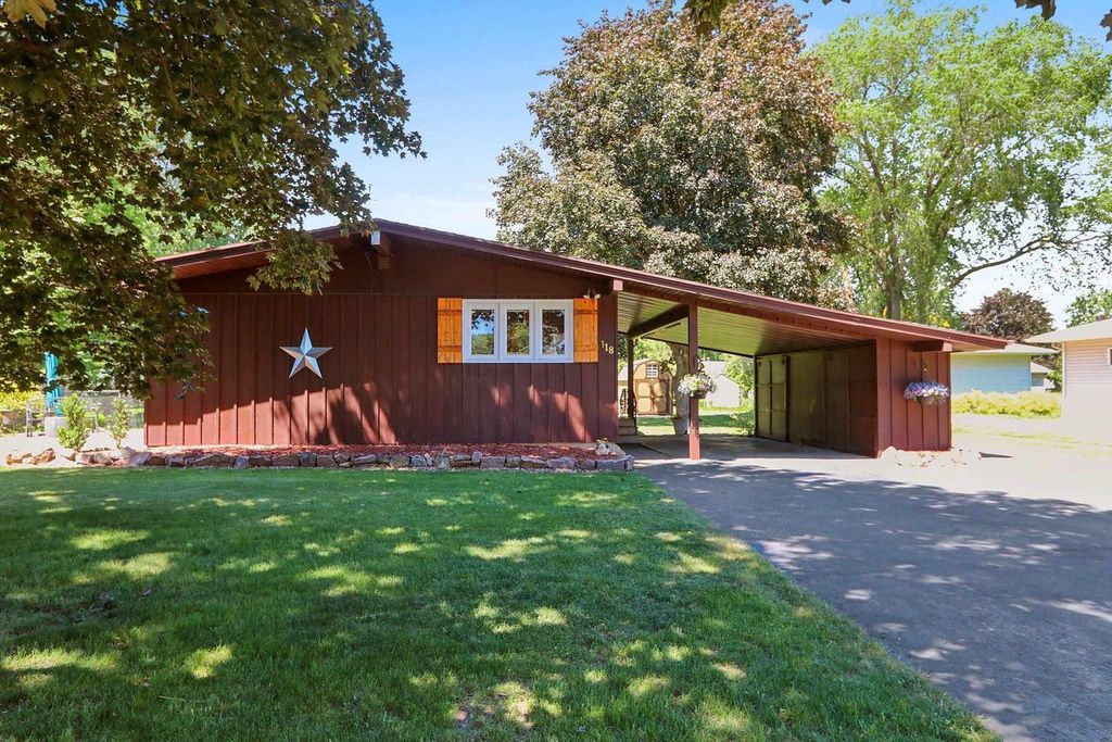 118 N 8TH AVENUE, Winneconne, WI 54986