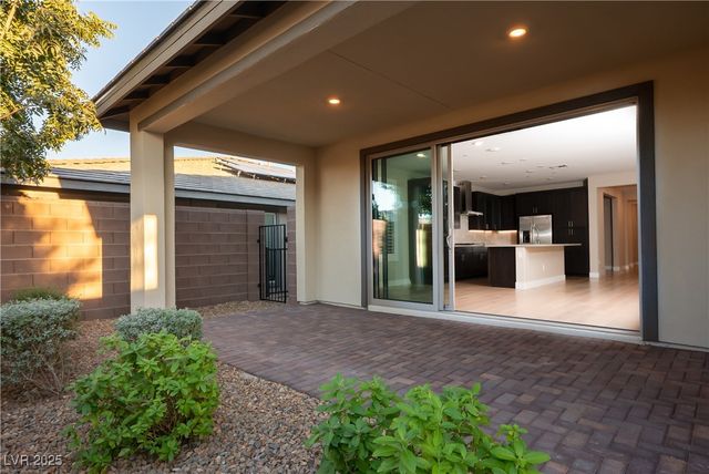 9576 Bloodstone Lane, Las Vegas, NV 89143