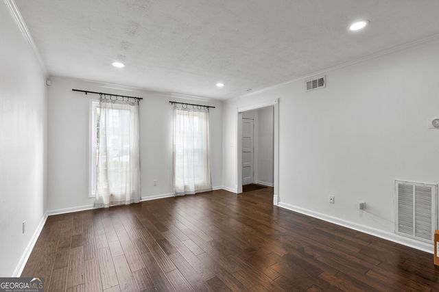 6 Valley Forge Place NW, Atlanta, GA 30318