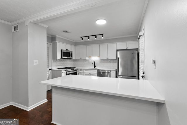 6 Valley Forge Place NW, Atlanta, GA 30318