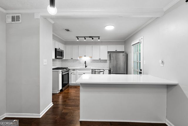 6 Valley Forge Place NW, Atlanta, GA 30318