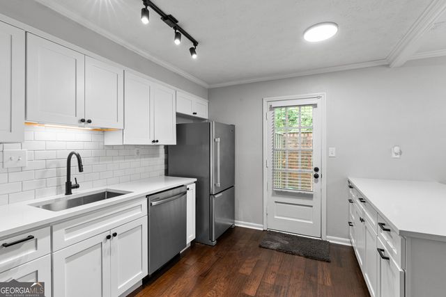 6 Valley Forge Place NW, Atlanta, GA 30318