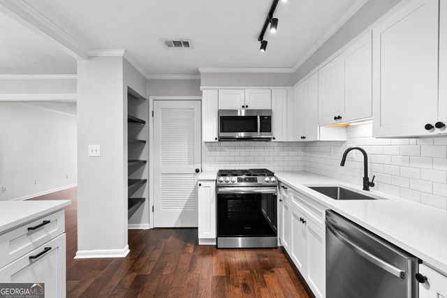 6 Valley Forge Place NW, Atlanta, GA 30318