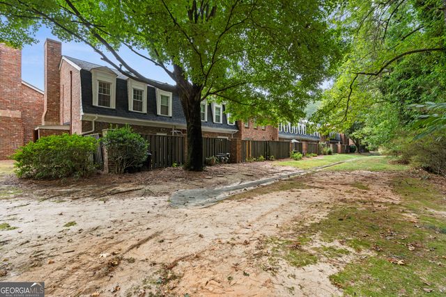6 Valley Forge Place NW, Atlanta, GA 30318