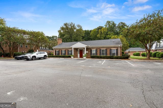 6 Valley Forge Place NW, Atlanta, GA 30318