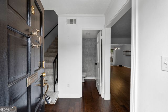 6 Valley Forge Place NW, Atlanta, GA 30318