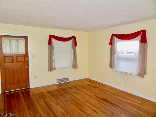 1610 Mayview Avenue, Cleveland, OH 44109
