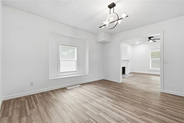2130 E 24th Street, Kansas City, MO 64127