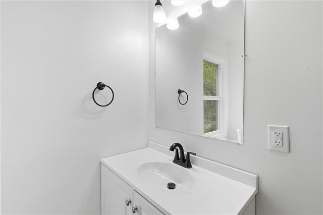 2130 E 24th Street, Kansas City, MO 64127