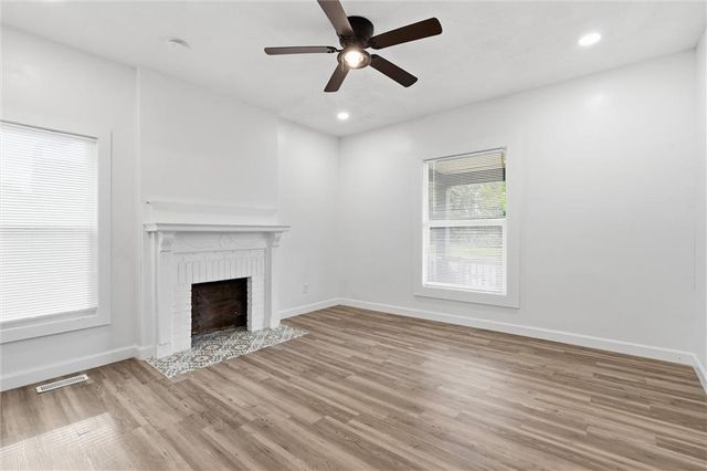 2130 E 24th Street, Kansas City, MO 64127
